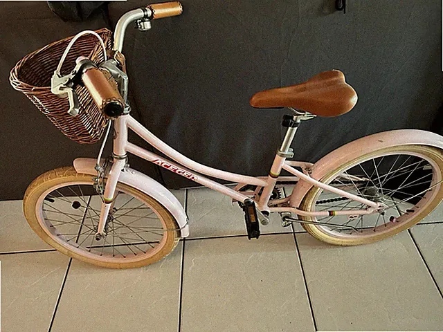 Classic Girl’s Beach Cruiser, Aceger