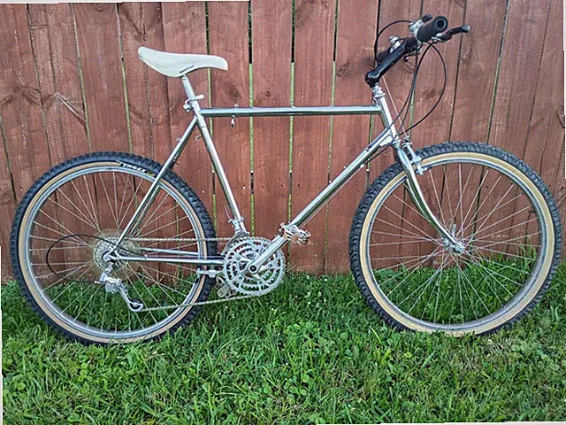 Vintage 1986 Ross Mt. Hood - Classic 26" Mountain Bike - Chrome Frame