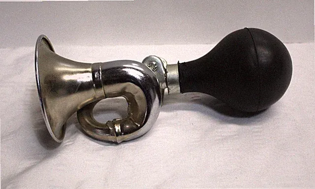 Vintage 7 Inch Bicycle Horn Classic Kids Bike Metal & Chrome Rubber Style